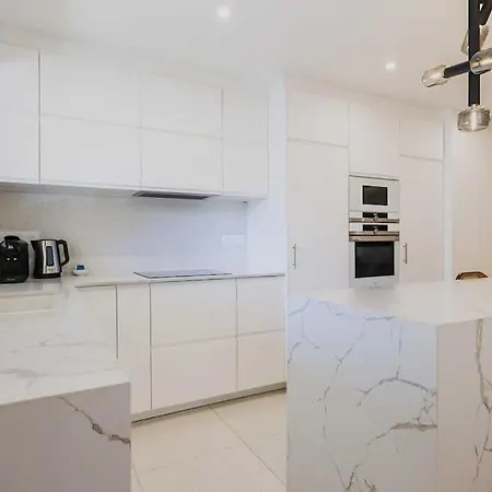 Modern, Spacious Just Outside Paris *