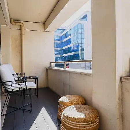 Modern, Spacious Just Outside Paris Lejlighed *