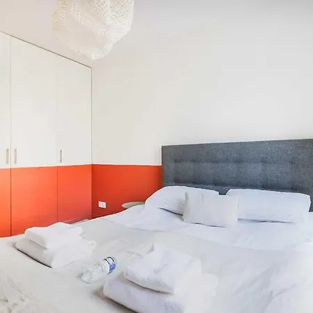 Modern, Spacious Just Outside Paris Lejlighed Levallois-Perret