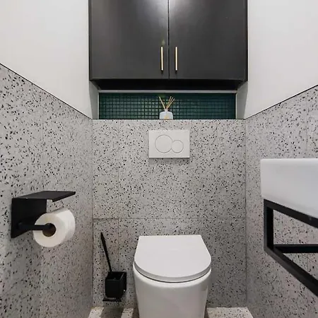 Lejlighed Modern, Spacious Just Outside Paris