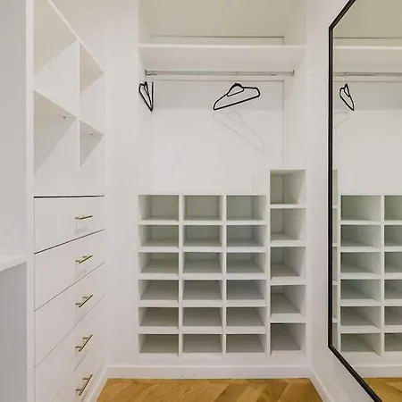 Lejlighed Modern, Spacious Just Outside Paris Levallois-Perret