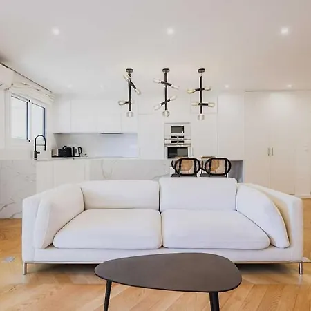 Modern, Spacious Just Outside Paris * Levallois-Perret